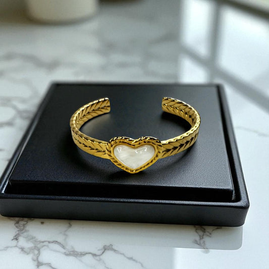 Bracelete Coração Madrepérola Dourado