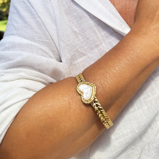 Bracelete Coração Madrepérola Dourado