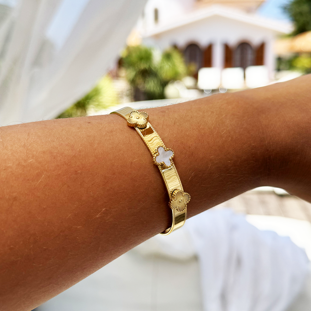 Bracelete Trevos Madrepérola Branca